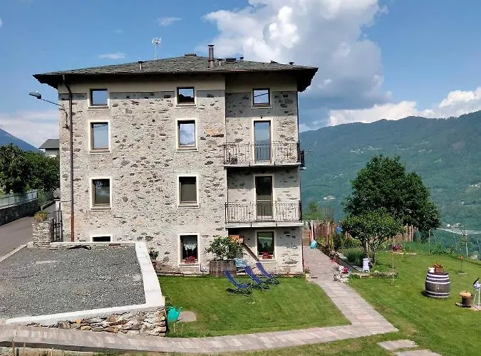 Il Posto Al Sole Frühstückspension Teglio